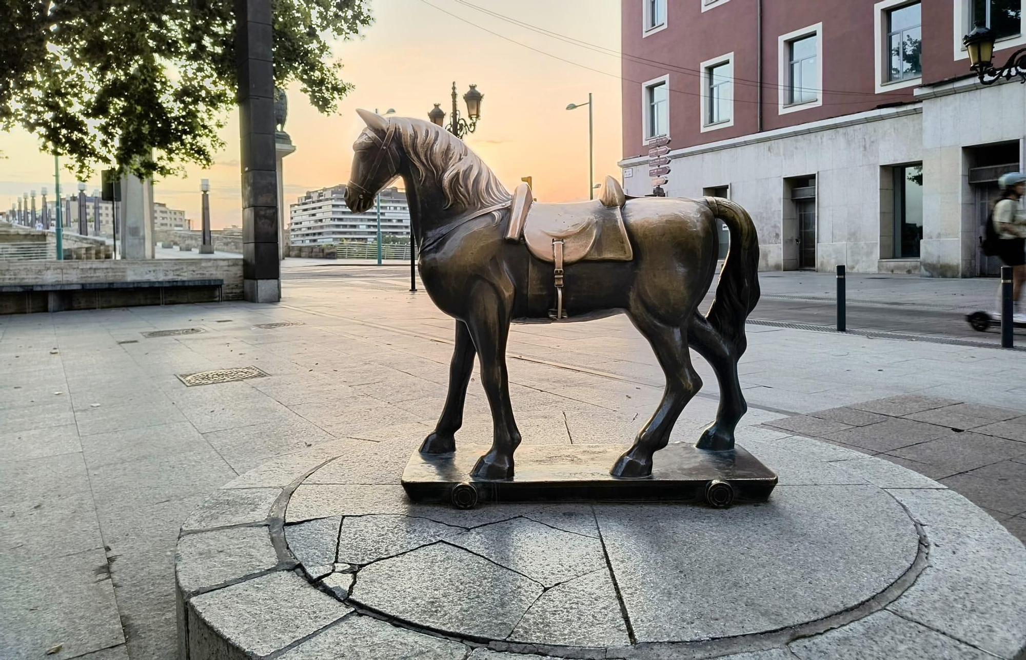 Caballito de Paco Rallo Lahoz en la Lonja.