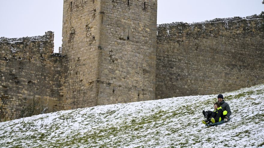 Lluvia en Cataluña, nieve en el Pirineo y fuertes heladas en áreas de montaña para el viernes