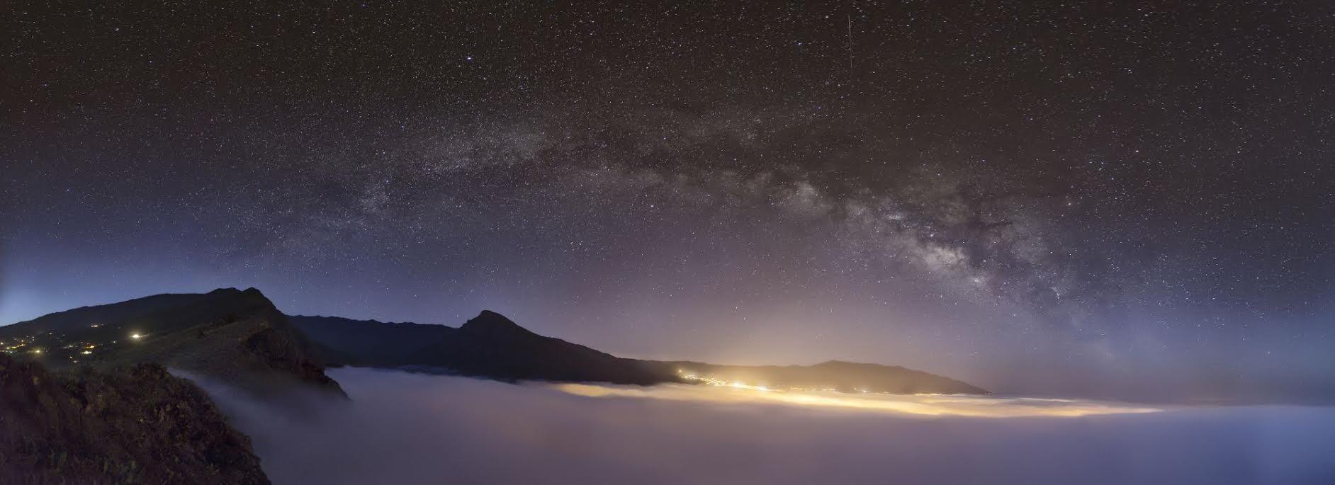 Foto ganadora en 'Paisaje astronómico desde La Palma'. Título: Por la vereda azul seguiré mi camino. Autora: Montserrat Alejandre.