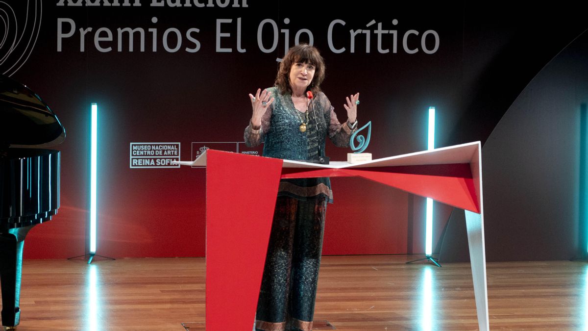 Rosa Montero, José Sacristán o Lorenzo Silva firman una carta contra la decisión de RNE de relegar 'El Ojo Crítico'