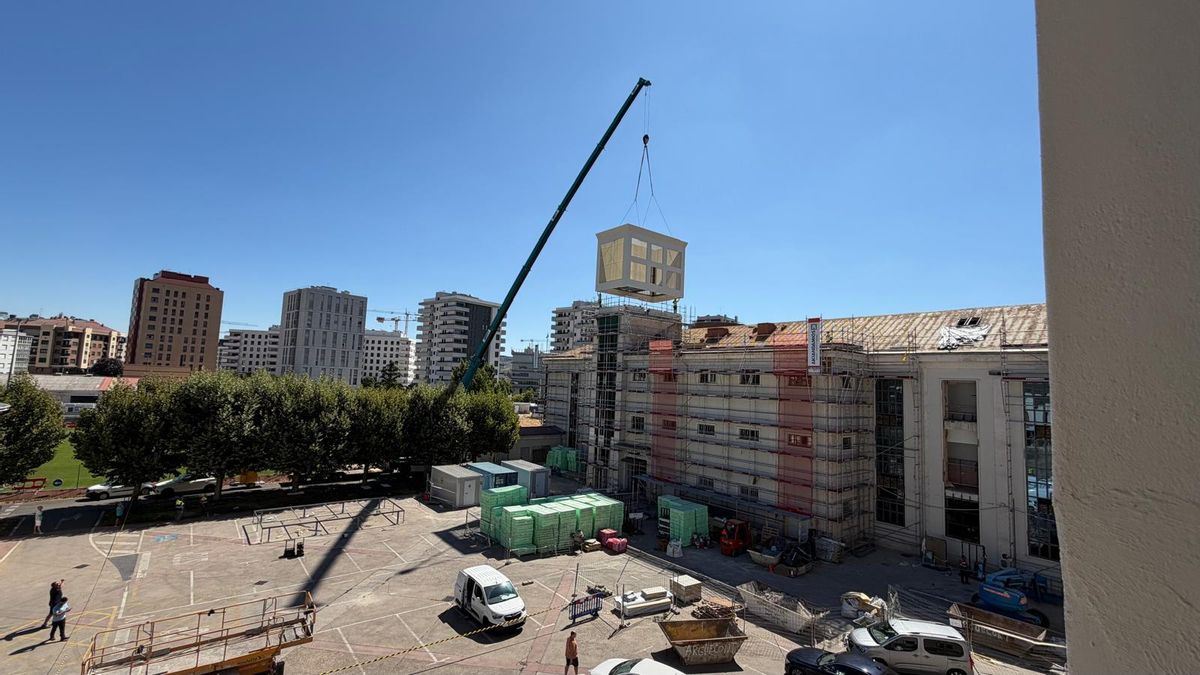 La recuperación de la torre del CHD, retirada en 2014, corona la reforma de estas instalaciones municipales de León
