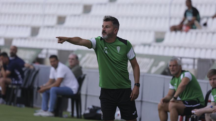 Iván Ania: "Estas derrotas vienen bien para ajustar cosas"