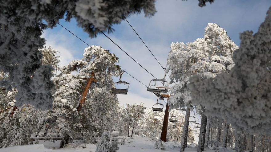 Vista de la pista del Bosque en la estación de esquí de Navacerrada, en una imagen de archivo. EFE/Mariscal