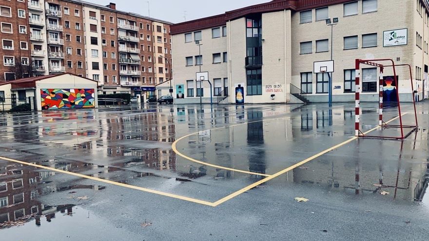Del gris al verde: Vitoria quiere hacer más amables e igualitarios los patios