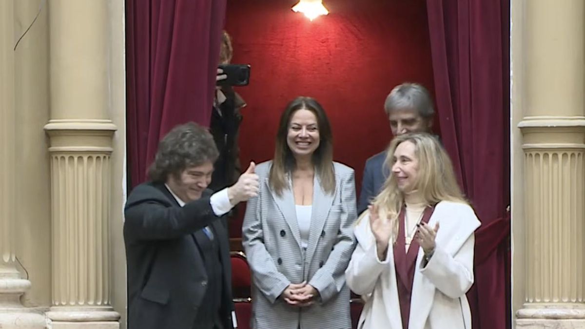 Milei y Karina, en el palco principal de Diputados.