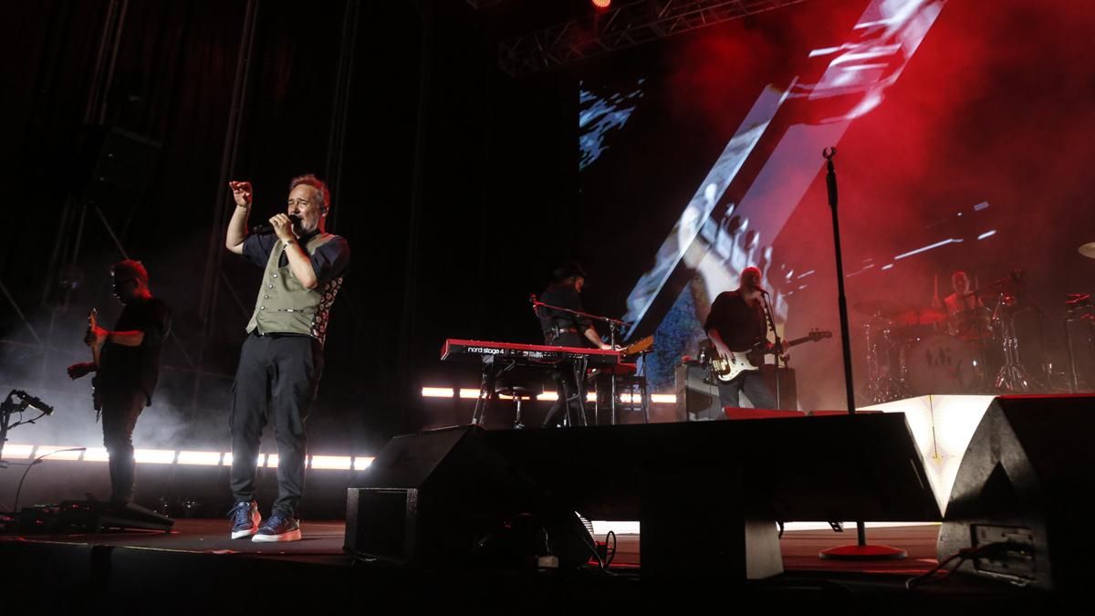 Concierto de Love of Lesbian en el Festival de la Guitarra