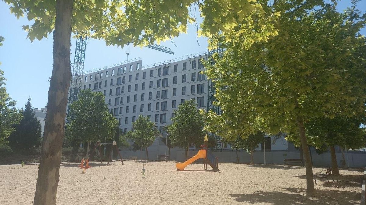 Bloque en construcción de las 124 viviendas de alquiler que se construyen en el barrio toledano del Polígono