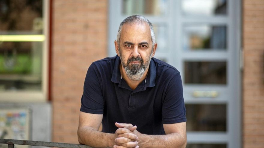 Emilio Silva sana con su primera novela, 'Nébeda', una historia familiar silenciada por el franquismo