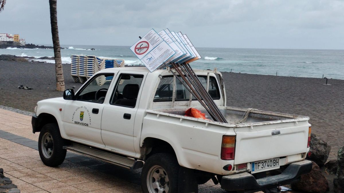 Vehículo de la flota municipal del Puerto en Playa Jardín