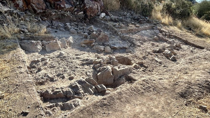 Descubren en un yacimiento de Peñarroya más de medio centenar de objetos del Calcolítico