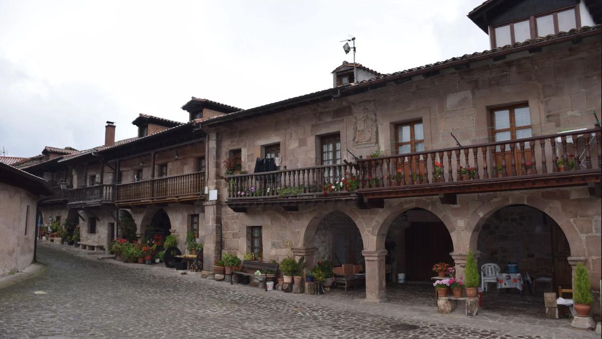 El pueblo del corazón de Cantabria de calles emped