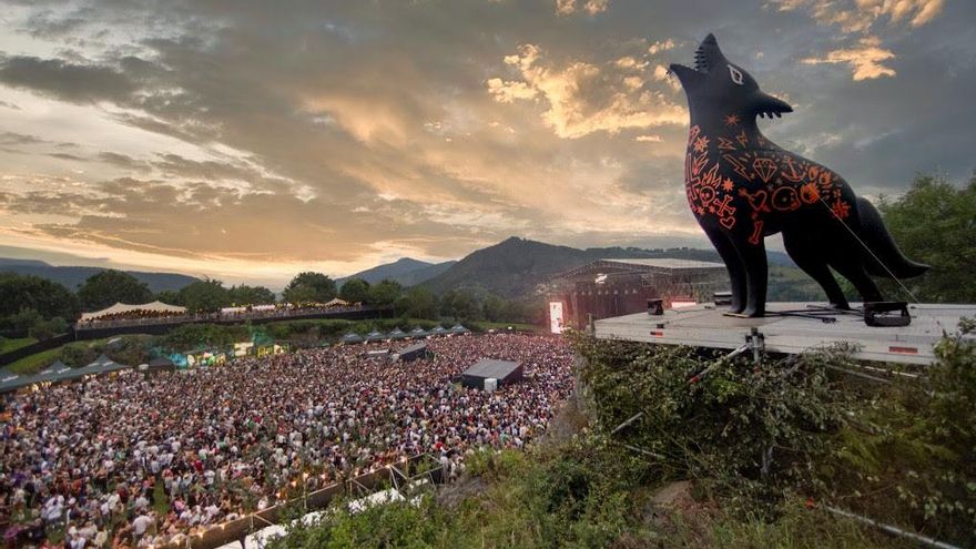 Massive Attack conjuga lo musical, lo visual y lo político en la primera jornada del BBK Live