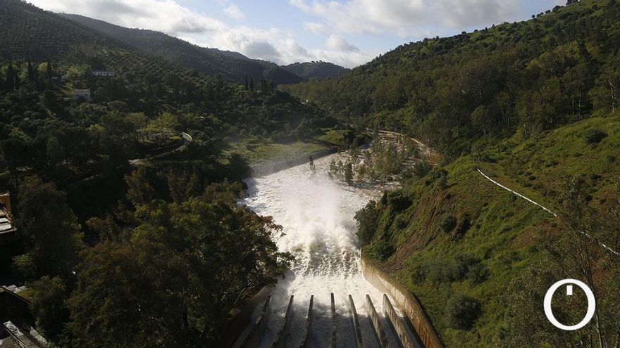 El extraordinario desembalse del Guadalmellato, en imágenes
