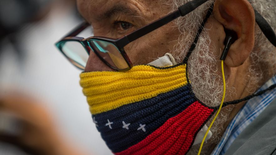 Venezuela recibió el pasado 2 de octubre un primer lote con 2.000 dosis de la vacuna rusa contra el nuevo coronavirus, la Sputnik V, que servirá para que el país caribeño participe de la fase 3 de su desarrollo. EFE/ Miguel Gutiérrez/Archivo