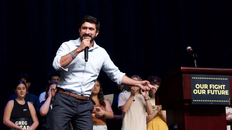 Greg Casar, congresista demócrata por Texas: "Trump es un ratero, un mentiroso y un criminal"