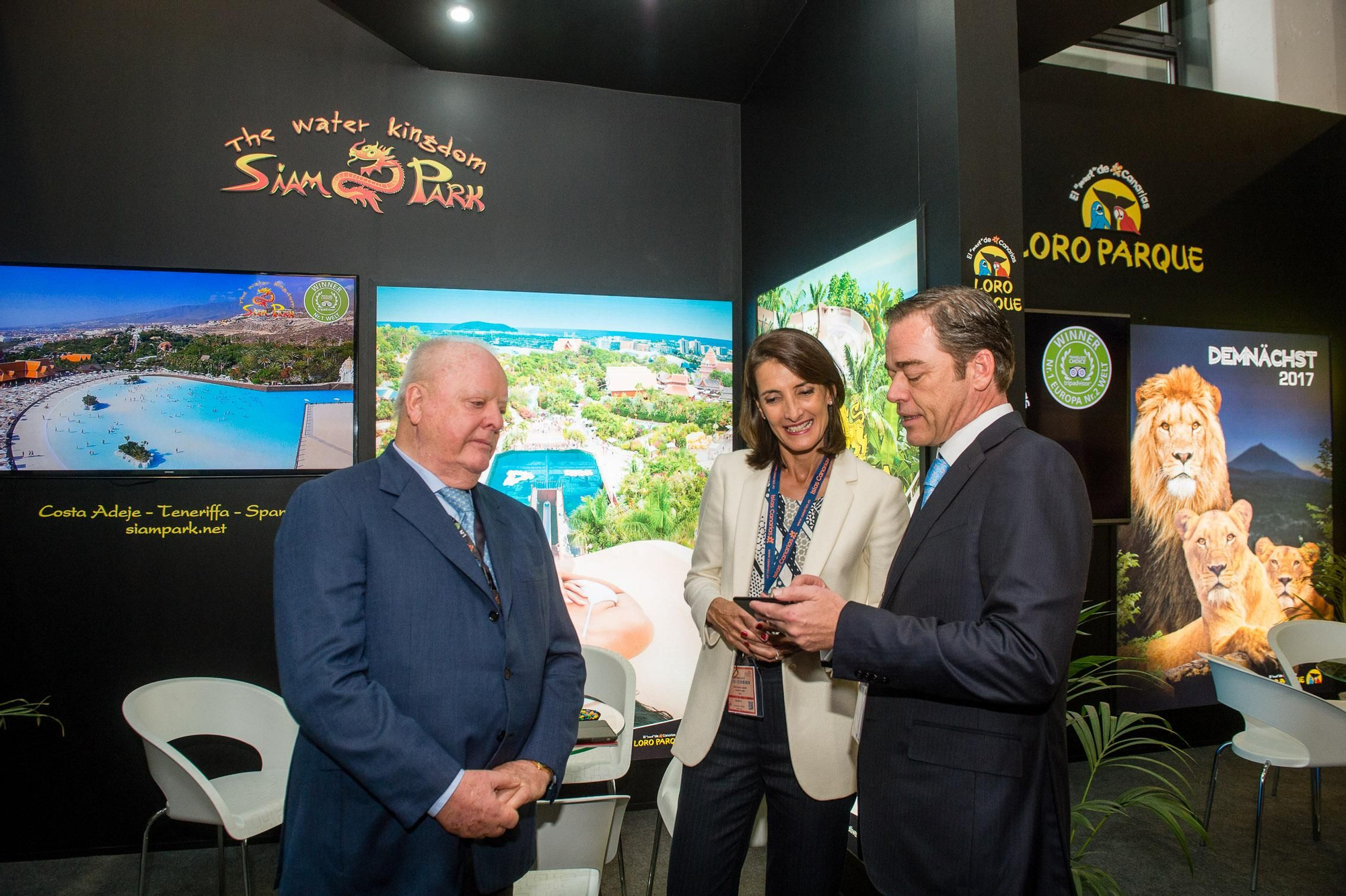 Lorenzo, junto a Christoph Kiessling, vicepresidente del grupo Loro Parque