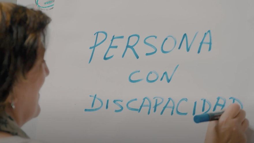 El reto histórico de convertir el lenguaje en un espacio inclusivo: ''Hay interés en que haya un pensamiento único''