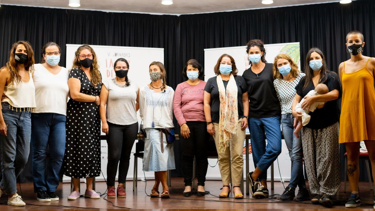 Mujeres participantes en la mesa redonda en Puntagorda.
