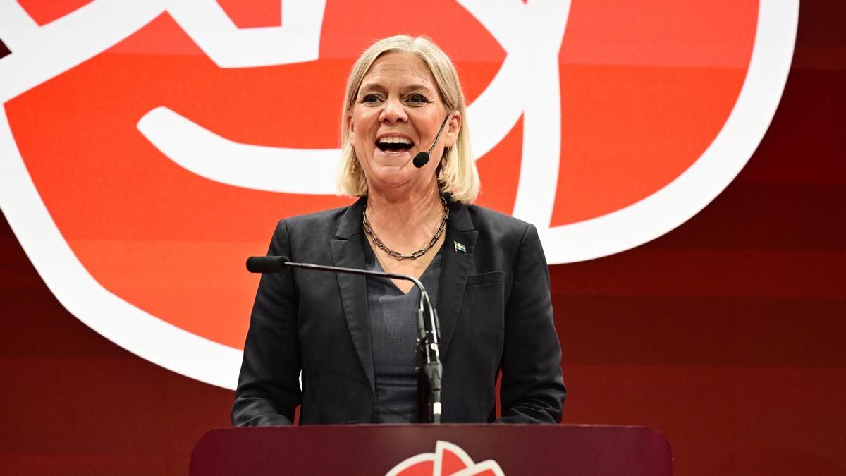 La líder del Partido Socialdemócrata, Magdalena Andersson, durante su intervención tras conocerse los resultados en las elecciones legislativas del domingo.  EFE/EPA/JONAS EKSTROMER