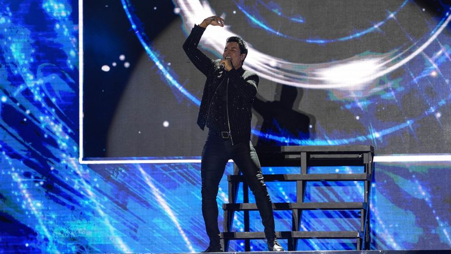 El artista, Chayanne durante el concierto en el Icónica Santalucía Fest.