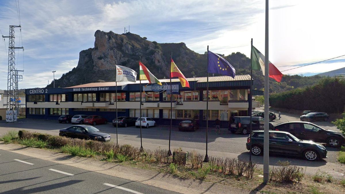 Despido y acoso sindical en una fábrica de butacas de Ezcaray: "Una situación de terror donde sigue existiendo el amo, no el jefe"