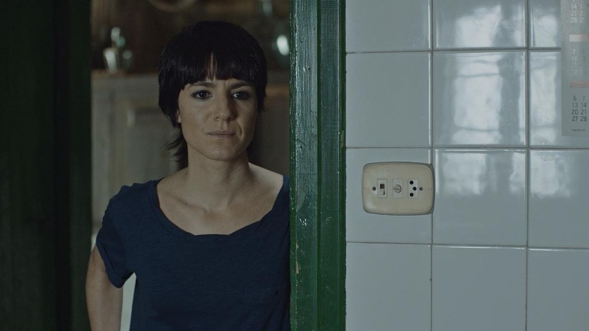Enba premia al director de 'Amama', Asier Altuna, con el galardón 'Baserritarron Laguna'