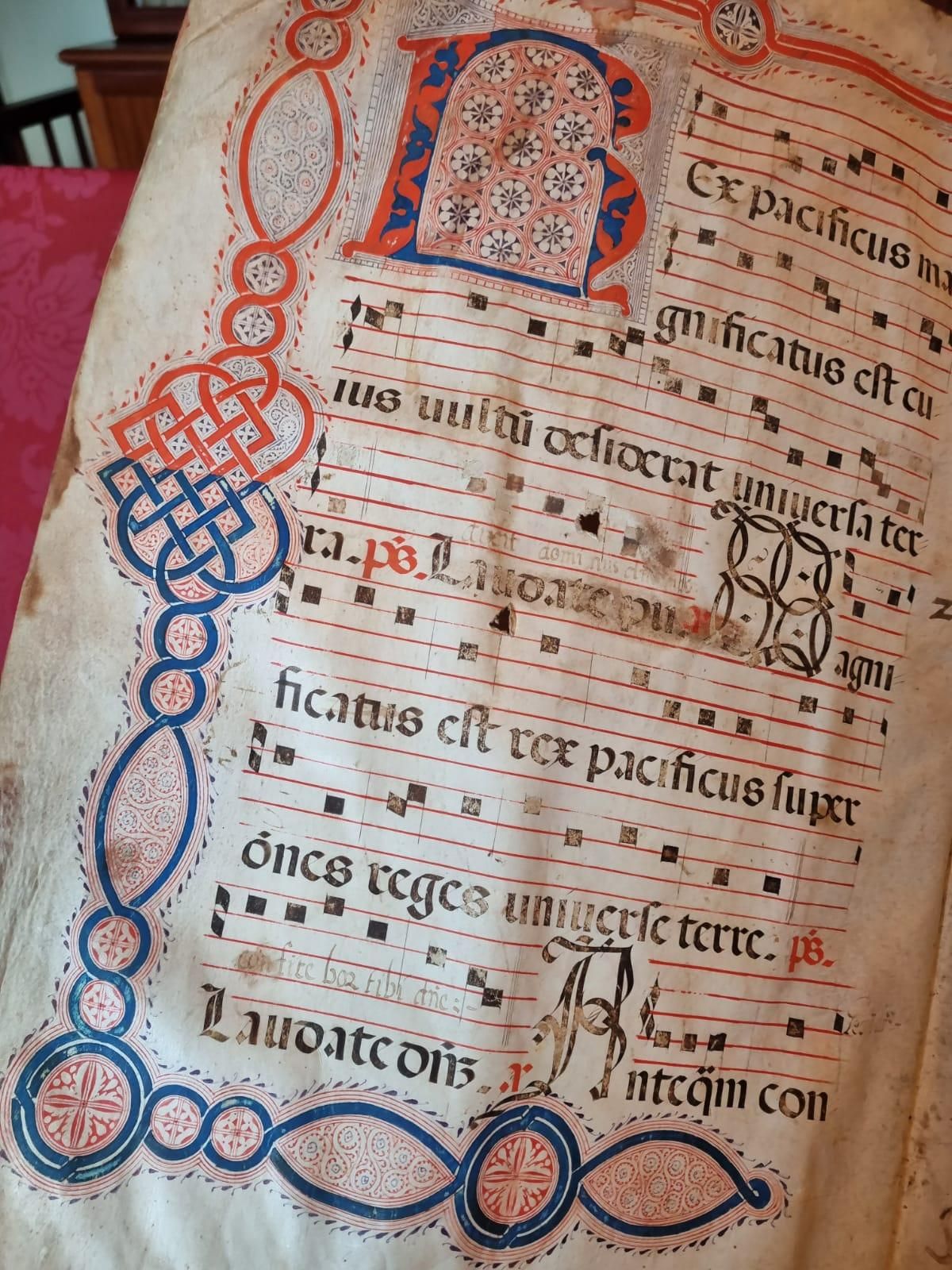 Muestra de documentos de diferente antigüedad y procedencia.