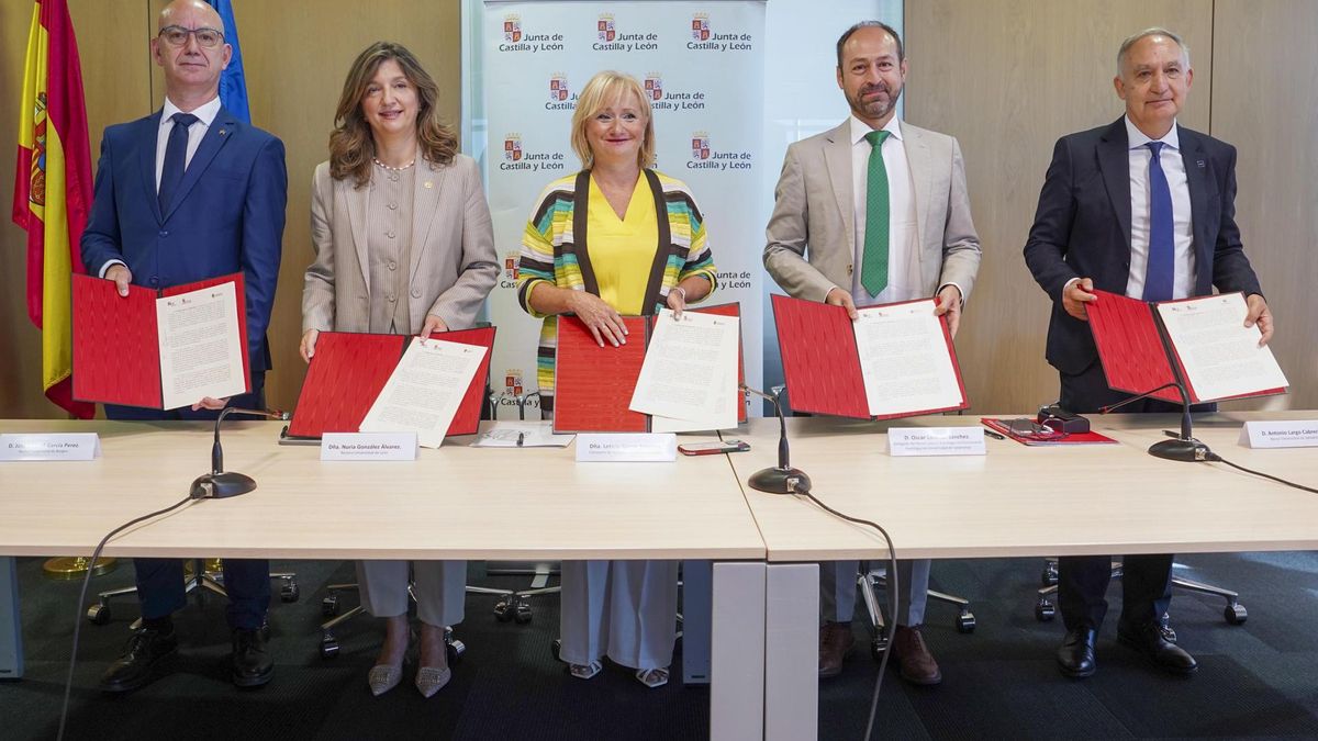 La consejera de Industria, Comercio y Empleo, Leticia García, firma con las universidades públicas de Castilla y León el acuerdo de colaboración