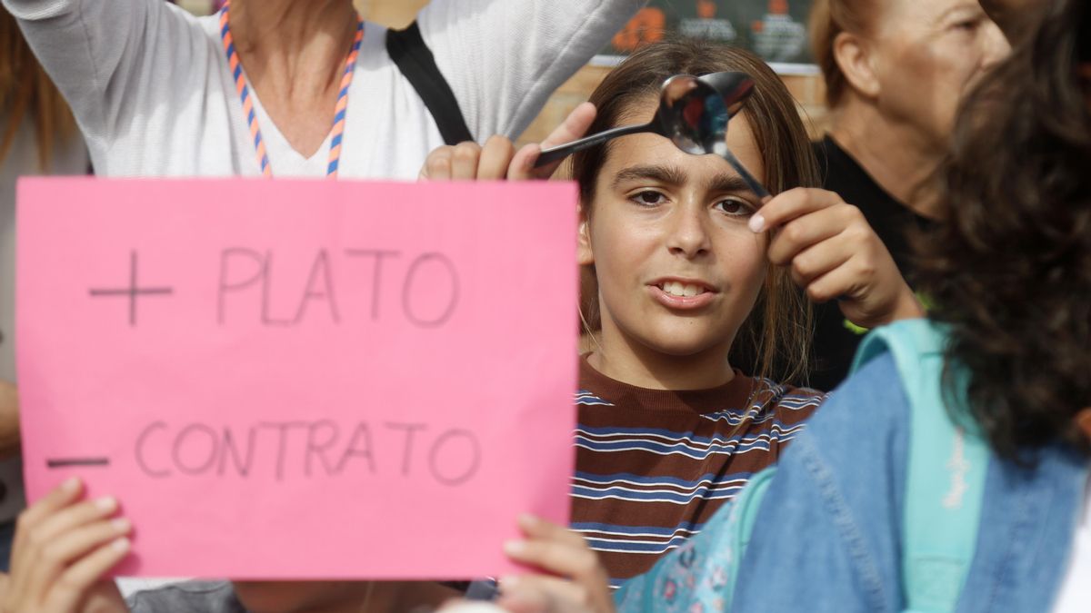 Protesta por el comedor en el CEIP Noreña de Córdoba