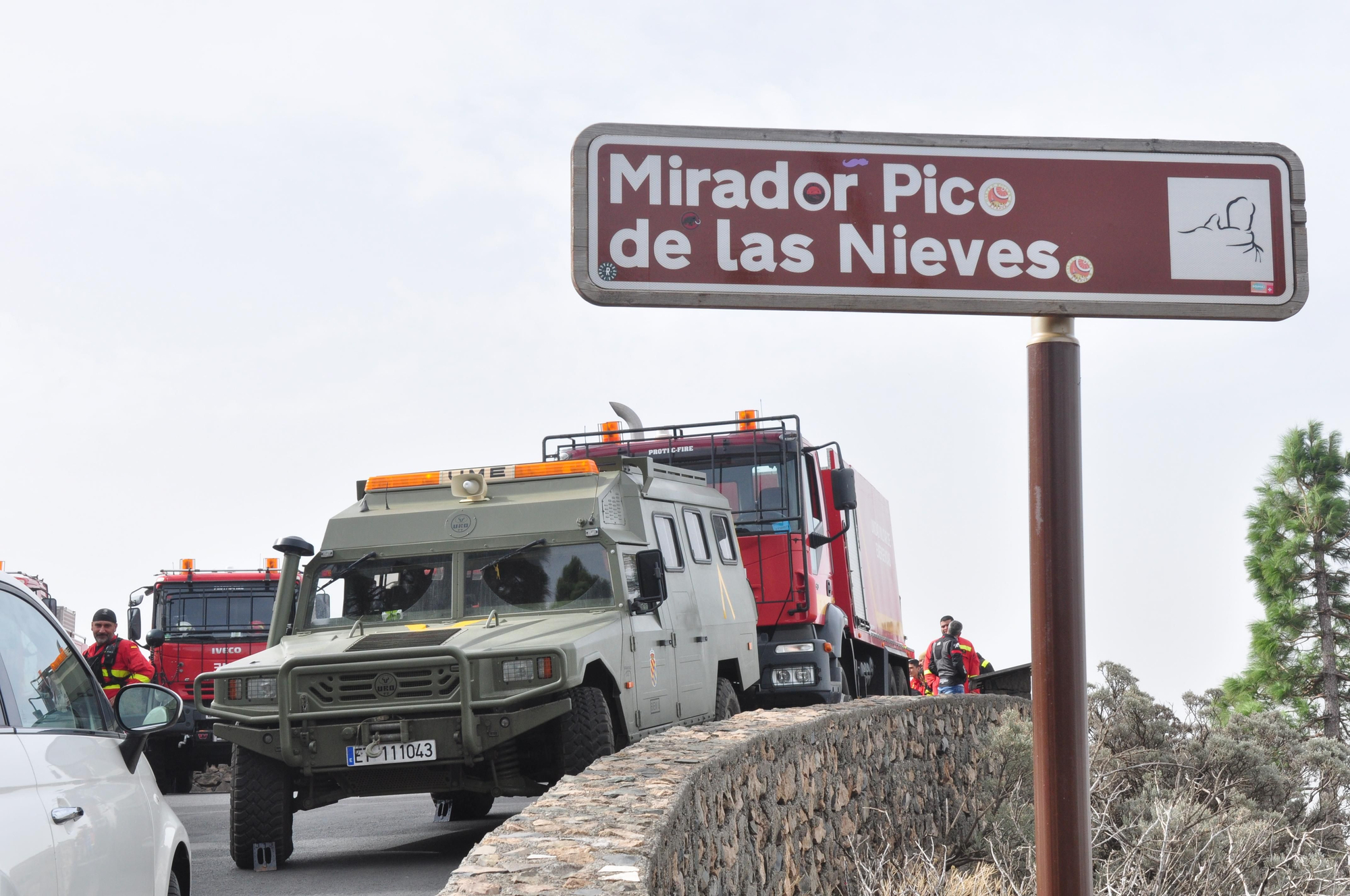 Efectivos de la UME en el Pico de las Nieves