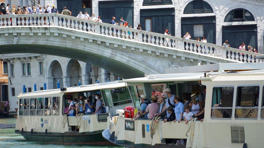 Italia suma 51 muertos por COVID-19 y se acerca a los 13 millones de inmunizados