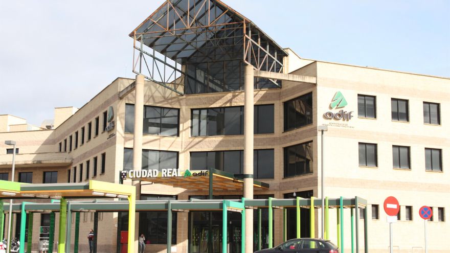 UGT denuncia ante la Inspección de Trabajo el "déficit" de personal de venta en la estación de trenes de Ciudad Real