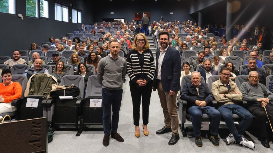 Inauguración del cine-teatro de Colindres.