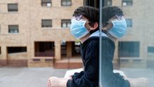 Los paseos de los niños inauguran el reto de una etapa de mayor "responsabilidad individual" en el control de la epidemia