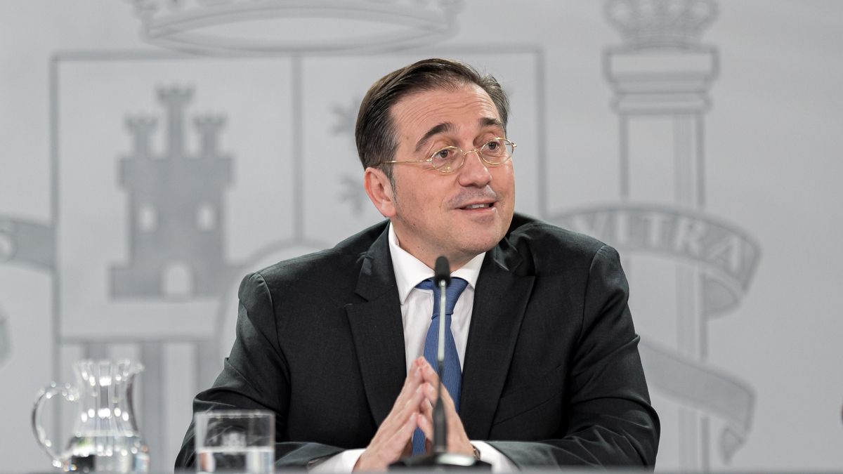 El ministro de Asuntos Exteriores, Unión Europea y Cooperación, José Manuel Albares, durante una rueda de prensa posterior a la reunión del Consejo de Ministros, en el Palacio de La Moncloa.