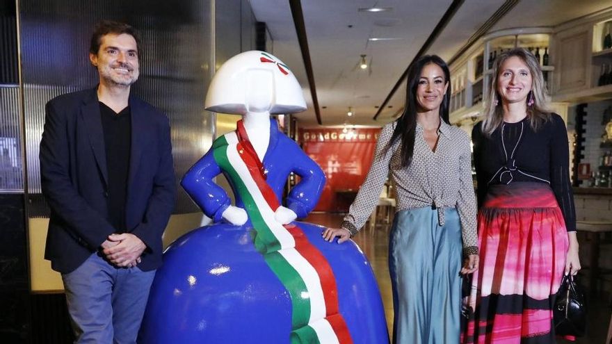 Levy critica las Meninas customizadas de Madrid y veta que se coloquen en el Paisaje de la Luz