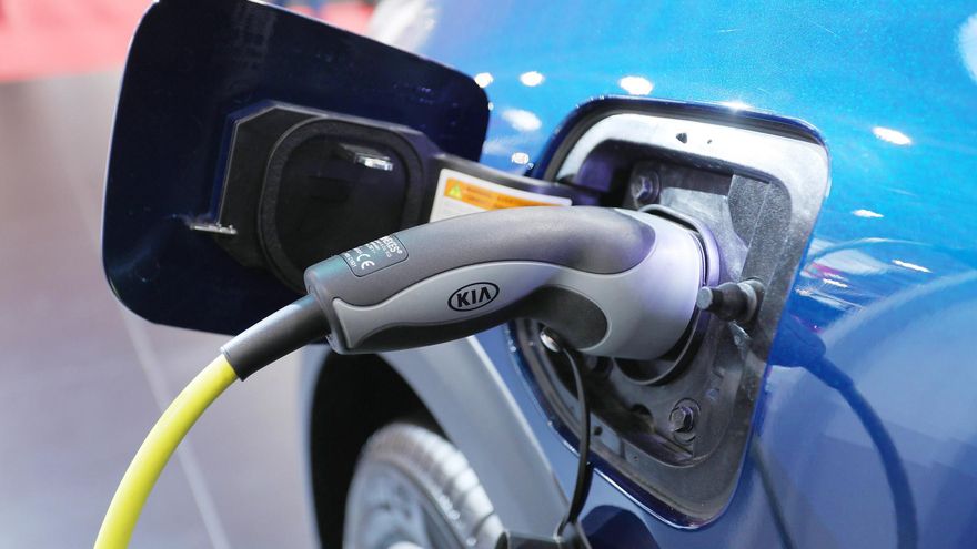 ¿Cómo funciona una electrolinera?