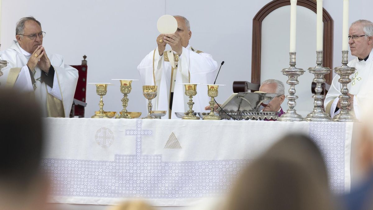 León XIV reza por los migrantes que han muerto en el mar y pide "humanidad, misericordia y compasión"