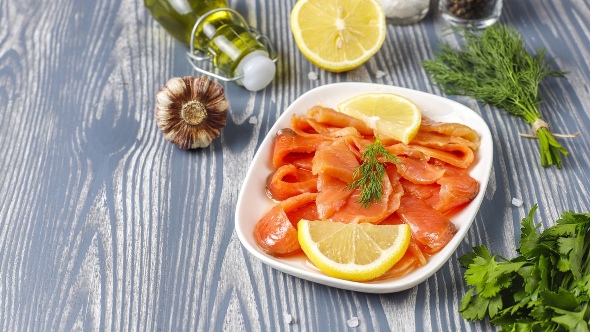 La frescura del limón y el yogur combinan con el salmón ahumado.