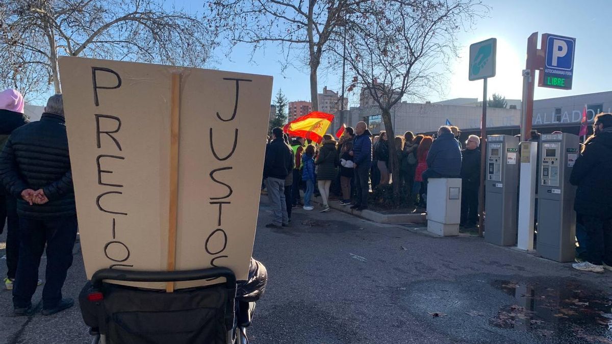 Concentración a las puertas de la concentración de este sábado.