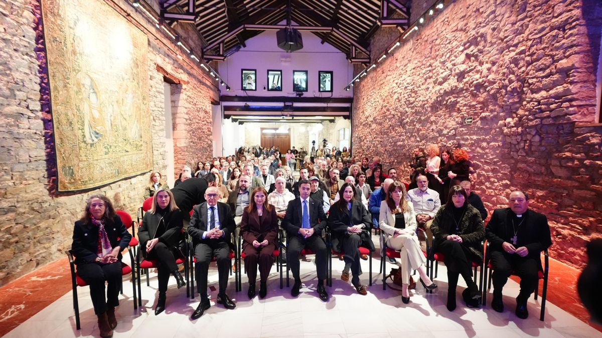 Las instituciones rinden tributo a las víctimas de masacre del 3 de marzo de 1976: "Vitoria no olvida"