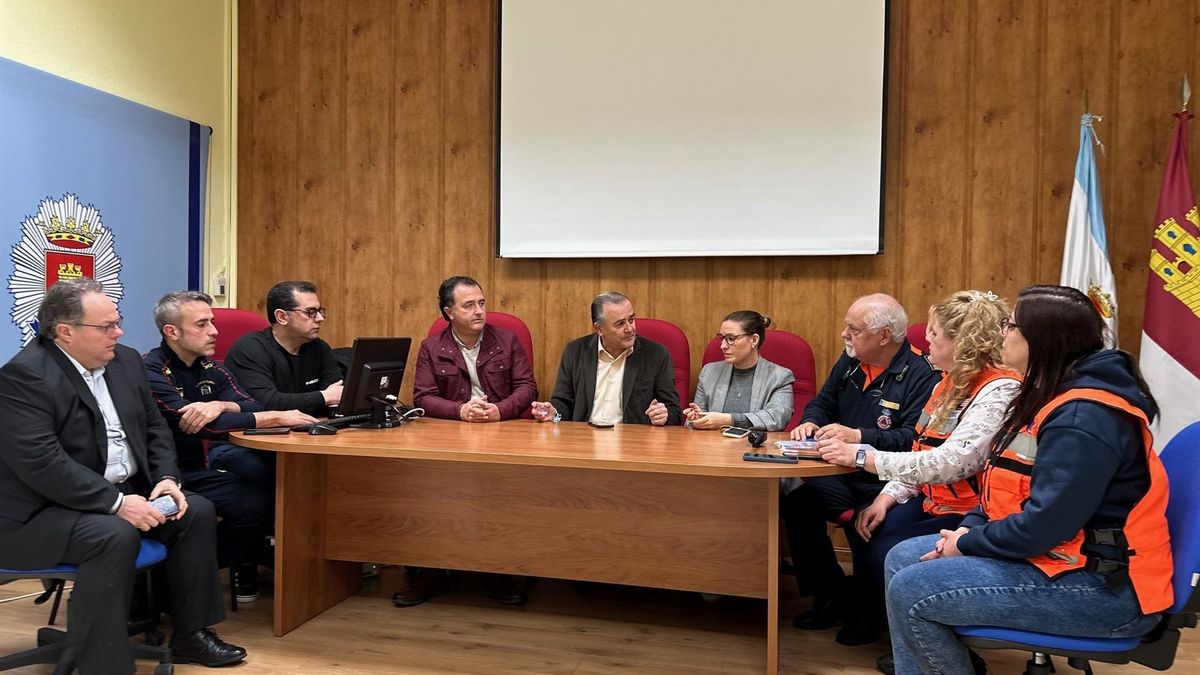 Reunión de emergencia en el Ayuntamiento de Talavera de la Reina ante la crecida del río Alberche