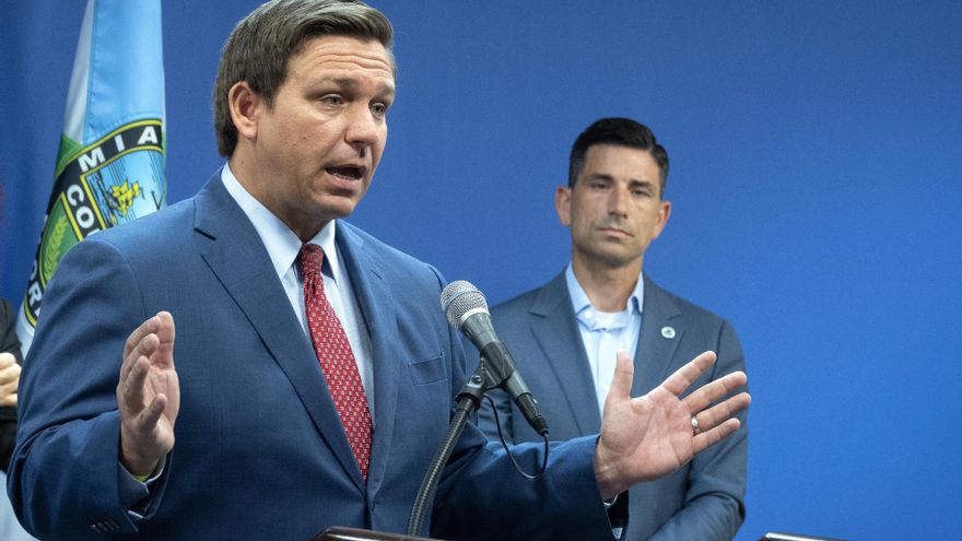 El gobernador de Florida firma una ley que endurece sus políticas migratorias