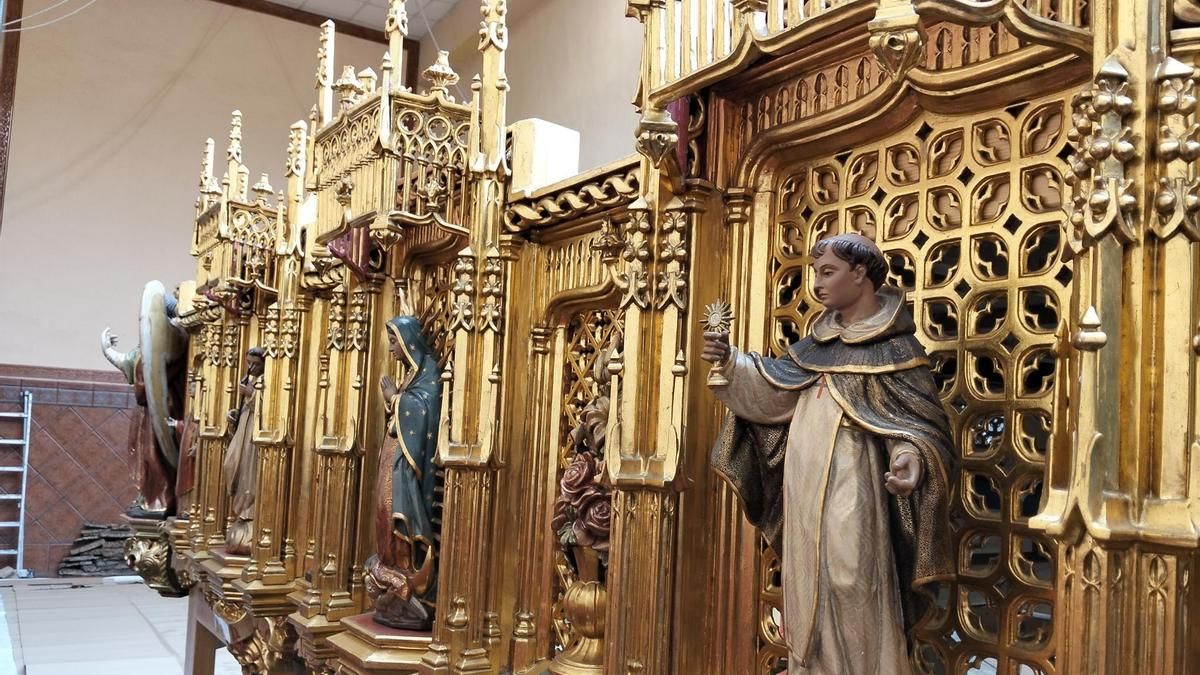 La cofradía del Cristo de Gracia realiza un tratamiento contra la carcoma del paso procesional