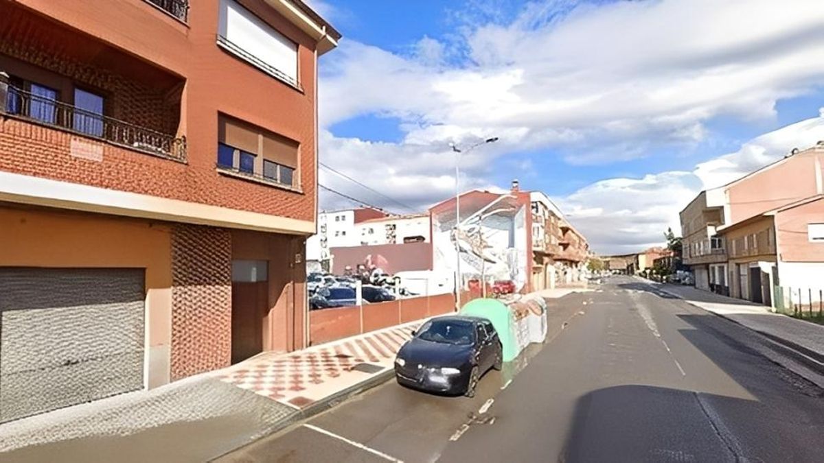 Herida una chica de 14 años en un accidente en Villaobispo con un patinete eléctrico y un coche involucrados
