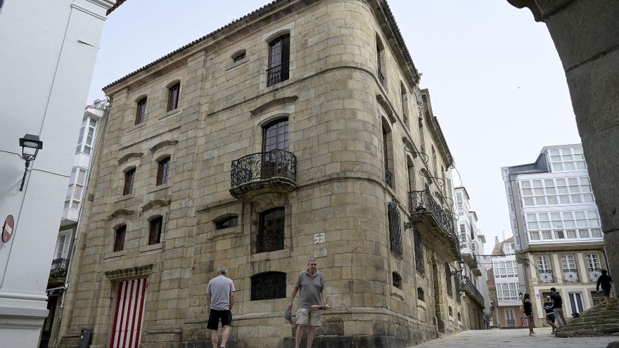 La Casa Cornide, por la que litigan el ayuntamiento de A Coruña y los Franco, abierta al público
