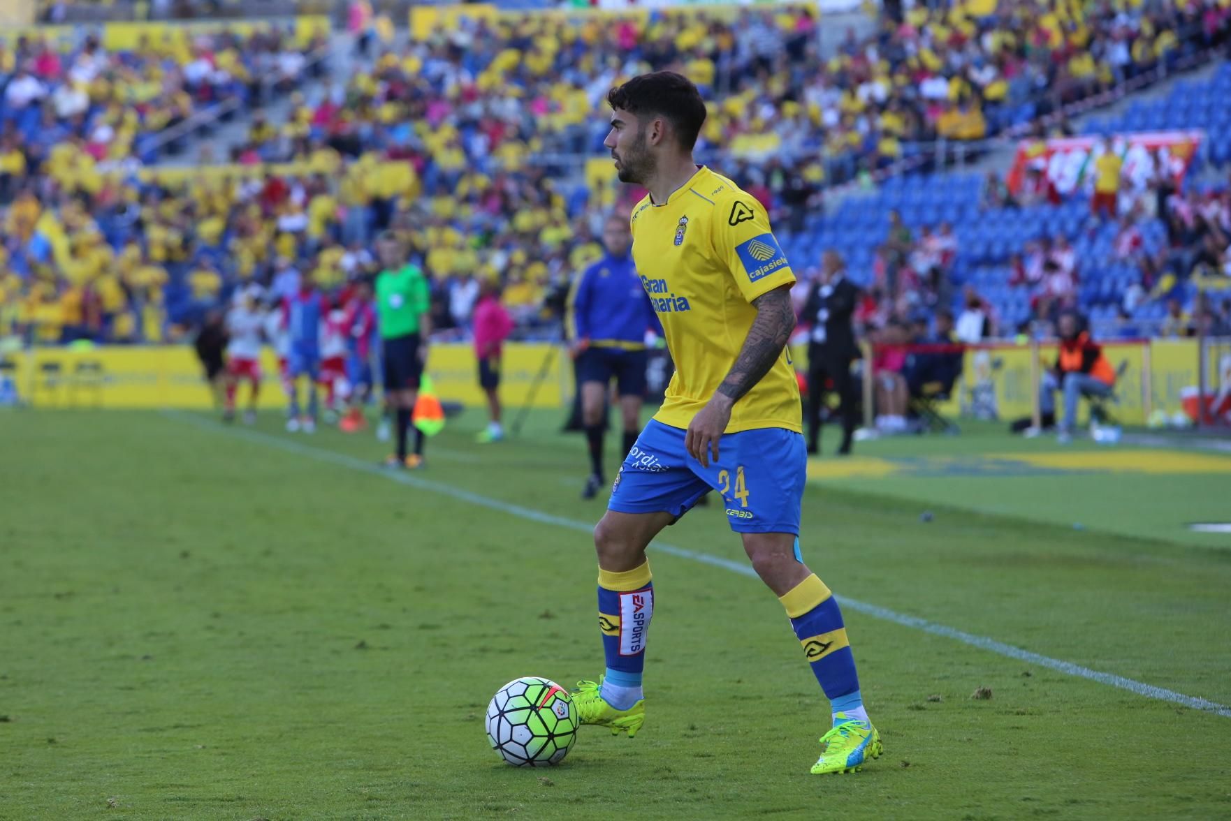 Imágenes del encuentro entre la UD Las Palmas y el Sporting de Gijón. (Alejandro Ramos).