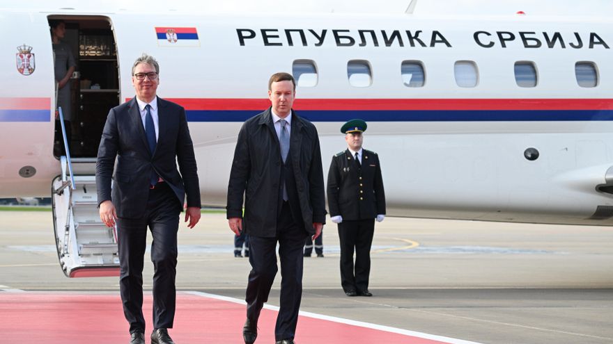 Vucic refuerza su perfil nacionalista con un viaje a Moscú que aleja a Serbia de la UE