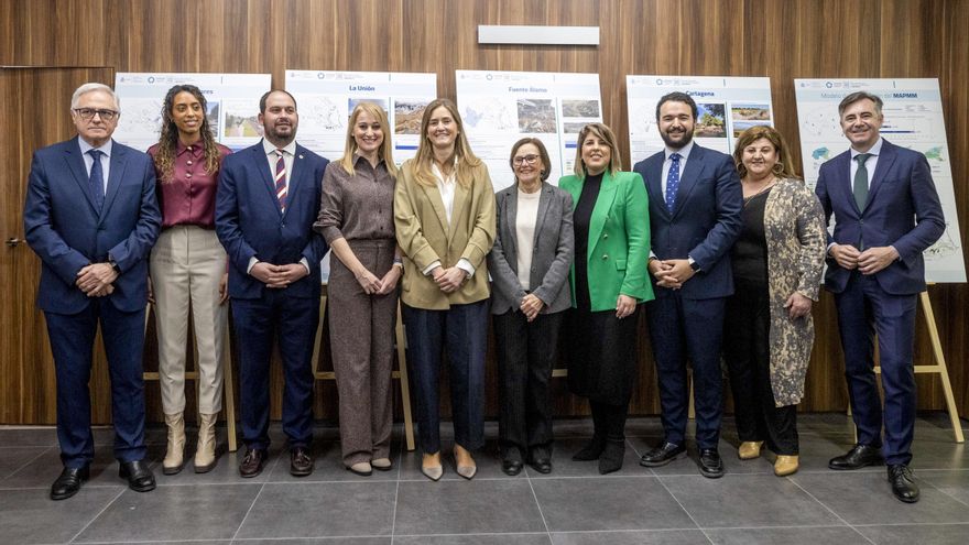 Aagesen anuncia en Murcia reuniones periódicas para ampliar actuaciones en el Mar Menor