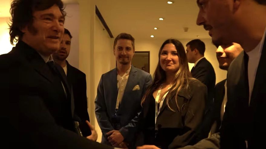 "Francotiradores" y "correr la alfombra": los trucos de $LIBRA que confesó un asesor de la cripto que promocionó Milei